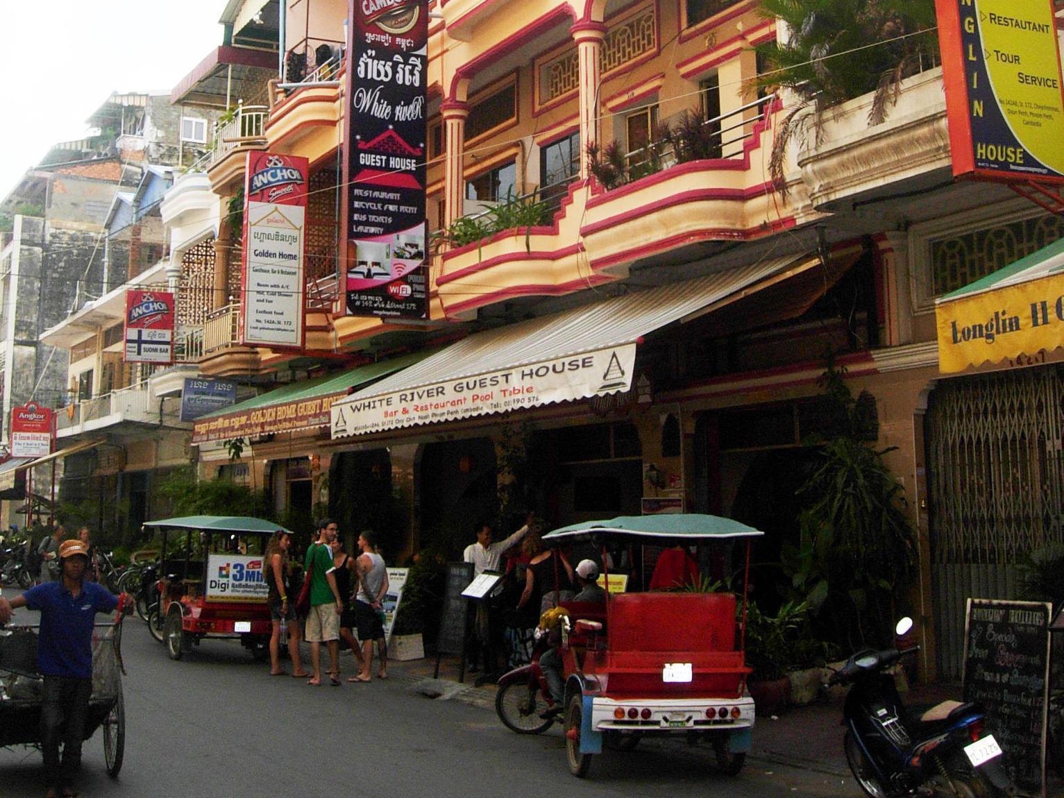 White River II Hostel Phnom Penh Extérieur photo