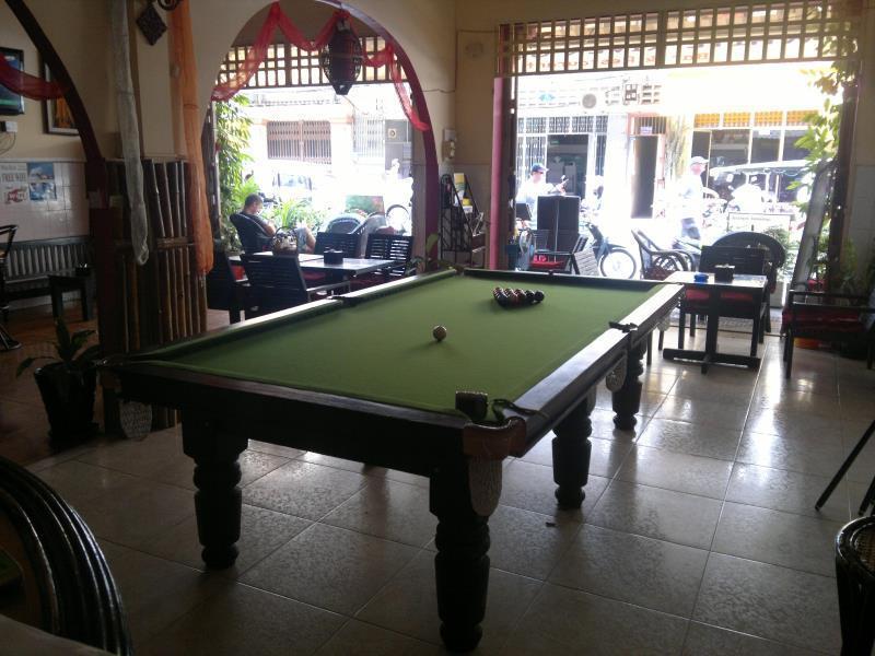 White River II Hostel Phnom Penh Extérieur photo