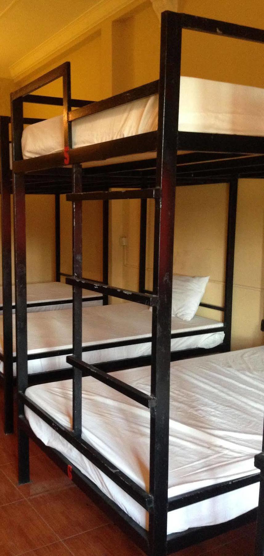 White River II Hostel Phnom Penh Extérieur photo