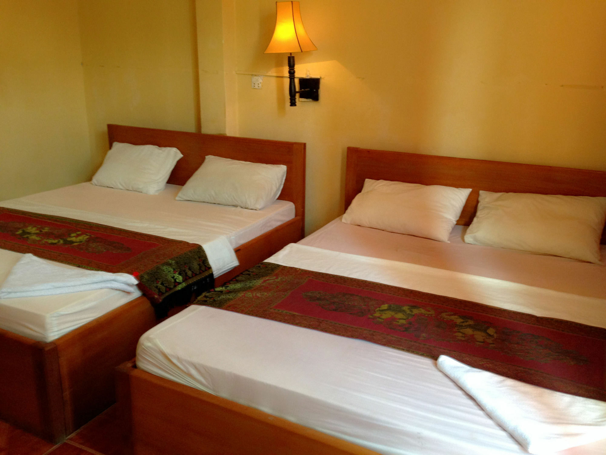 White River II Hostel Phnom Penh Extérieur photo