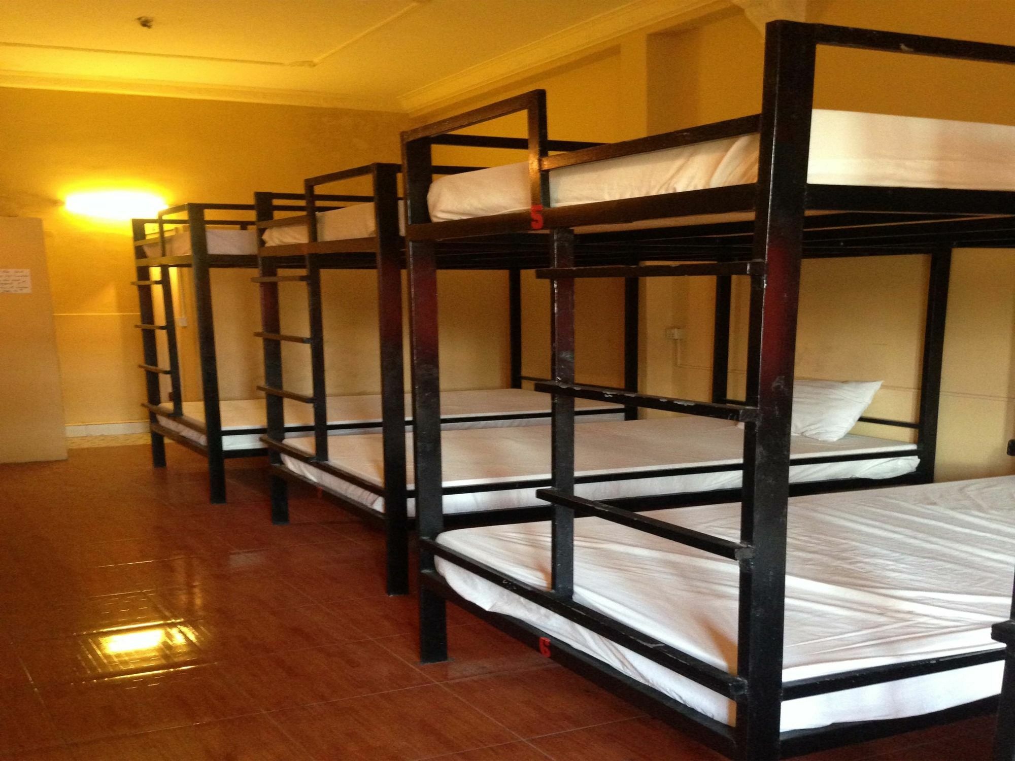 White River II Hostel Phnom Penh Extérieur photo